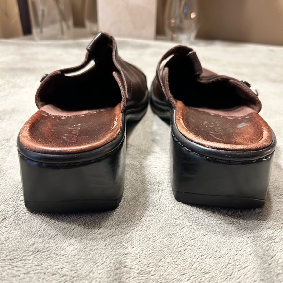 Clark’s Mules - Picture 6 of 6